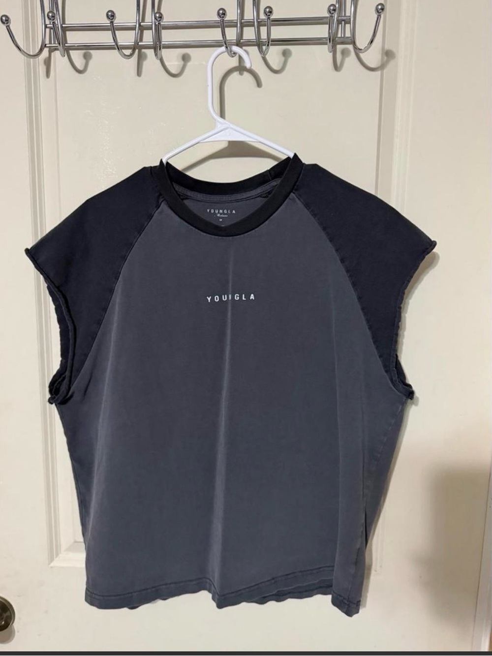 Youngla Raglan Cut Off sz L